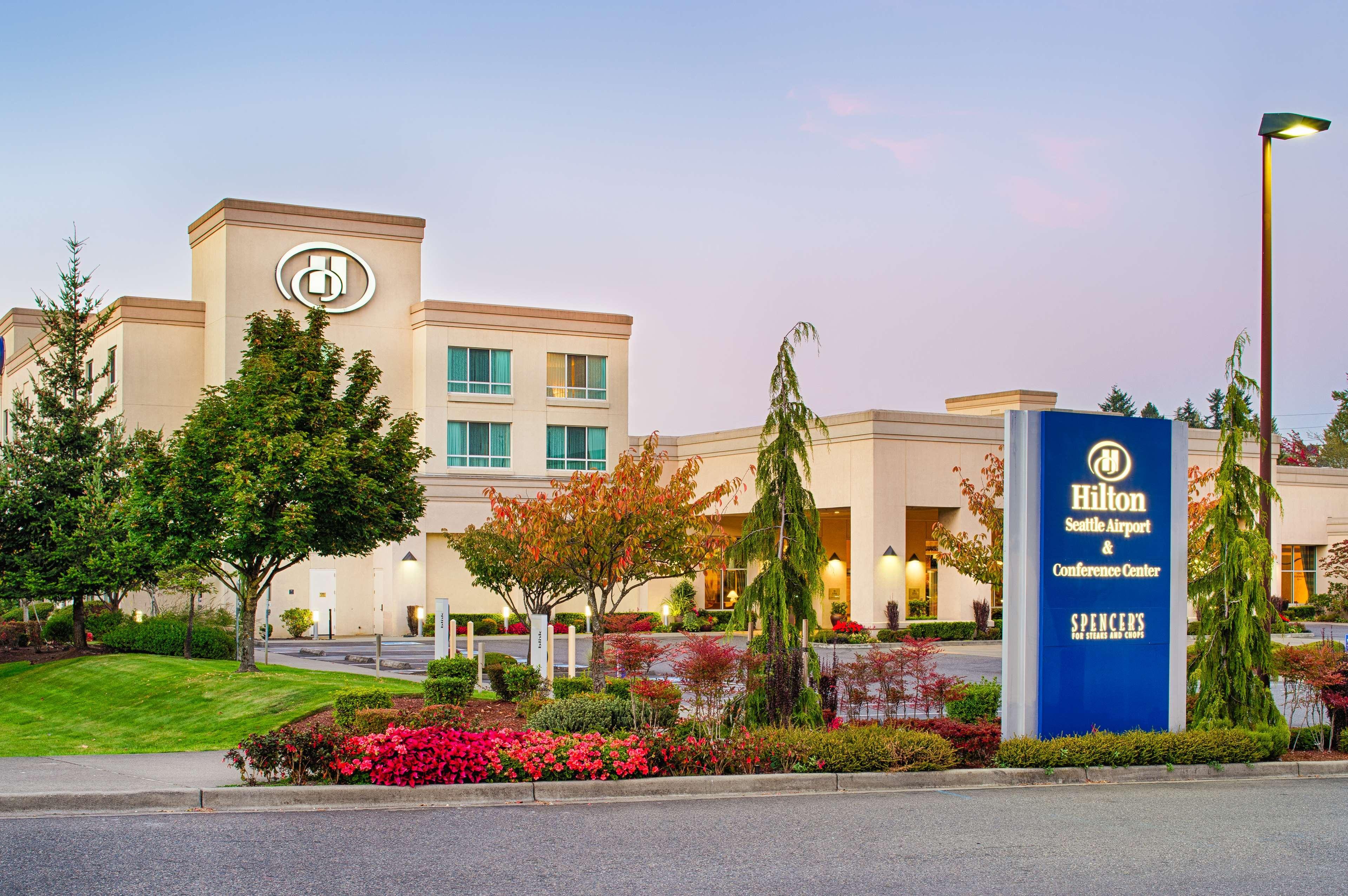 Hilton Seattle Airport & Conference Center Hotel SeaTac Exterior photo